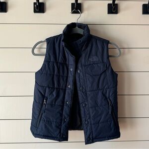 Boys North Face Vest. Navy. S (7/8).